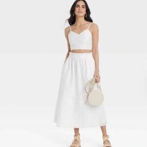 Universal Thread White Eyelet Set